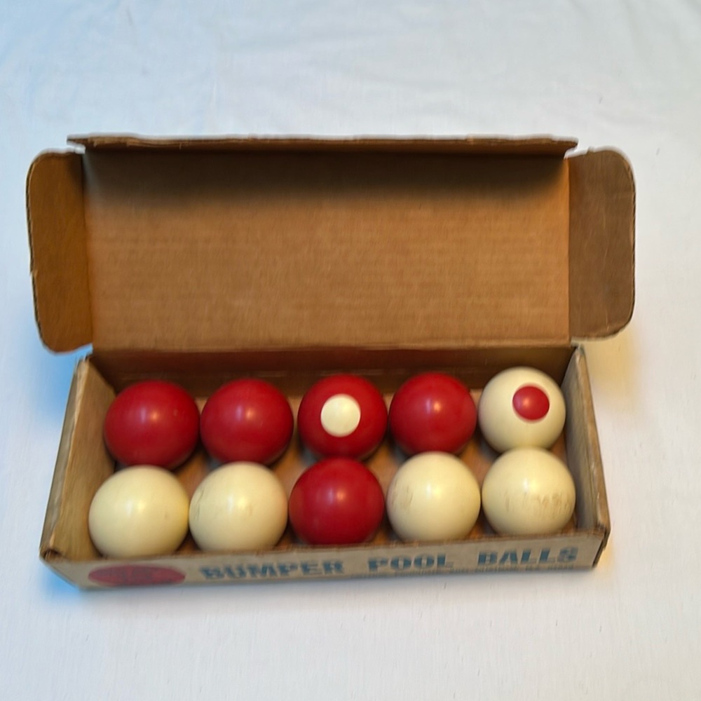 Set of 10 vintage Bumper pool balls- Orange Products Inc.